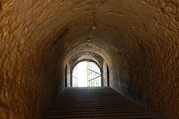 Тунель вгору