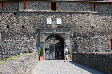 Вхід в замок
