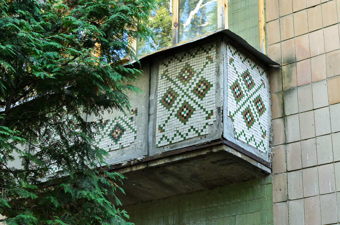 Орнамент на балконі