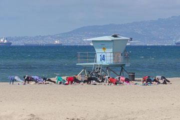 Йога на пляжі